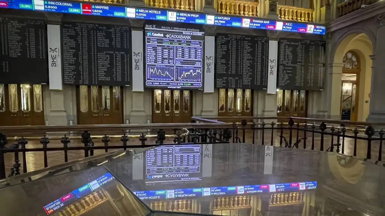 El IBEX 35 y Otros Índices Europeos Descienden: Aranceles de Trump del 30% Impactan al Mercado del Continente