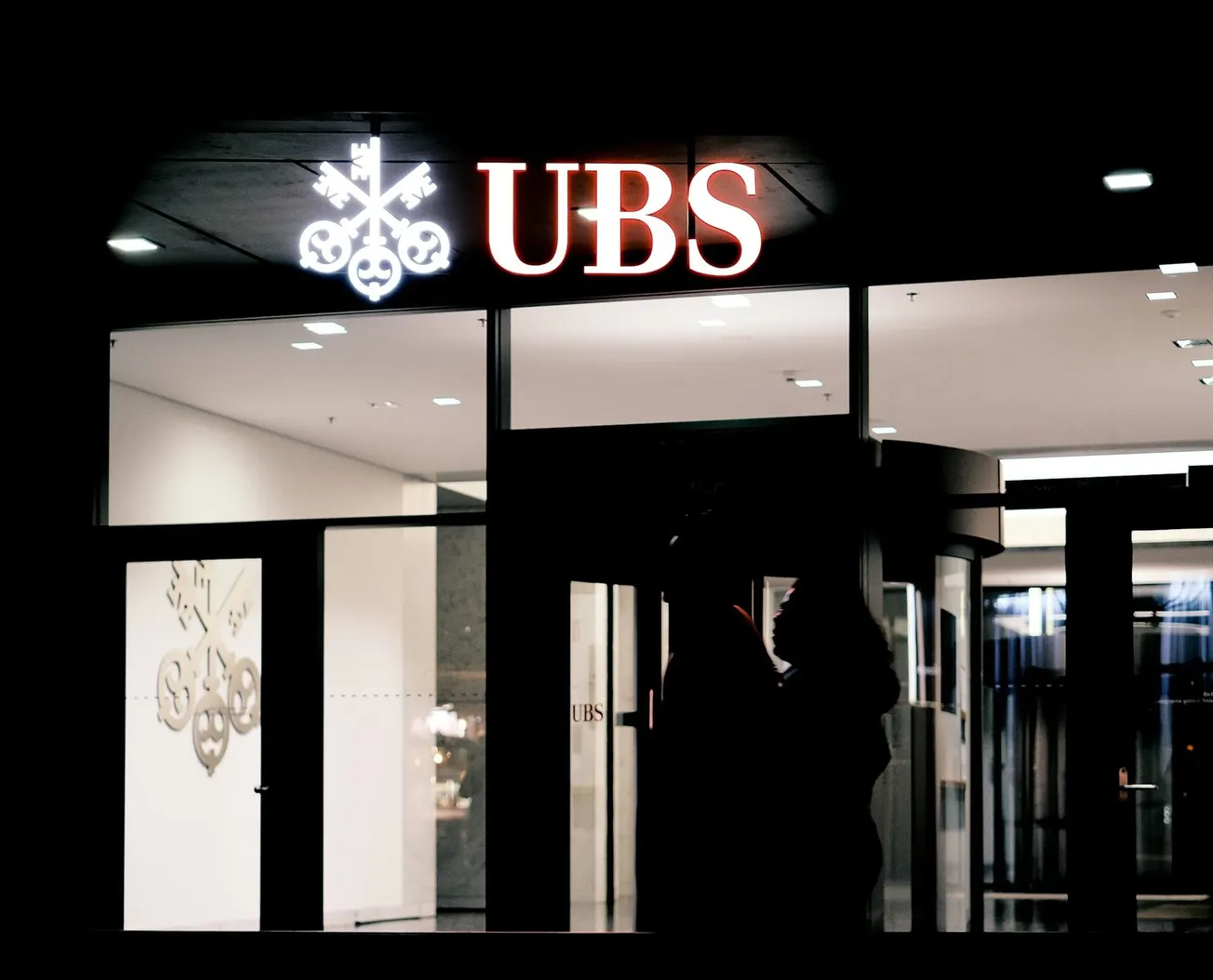 UBS limita derivados por pérdidas de clientes tras tarifas Trum