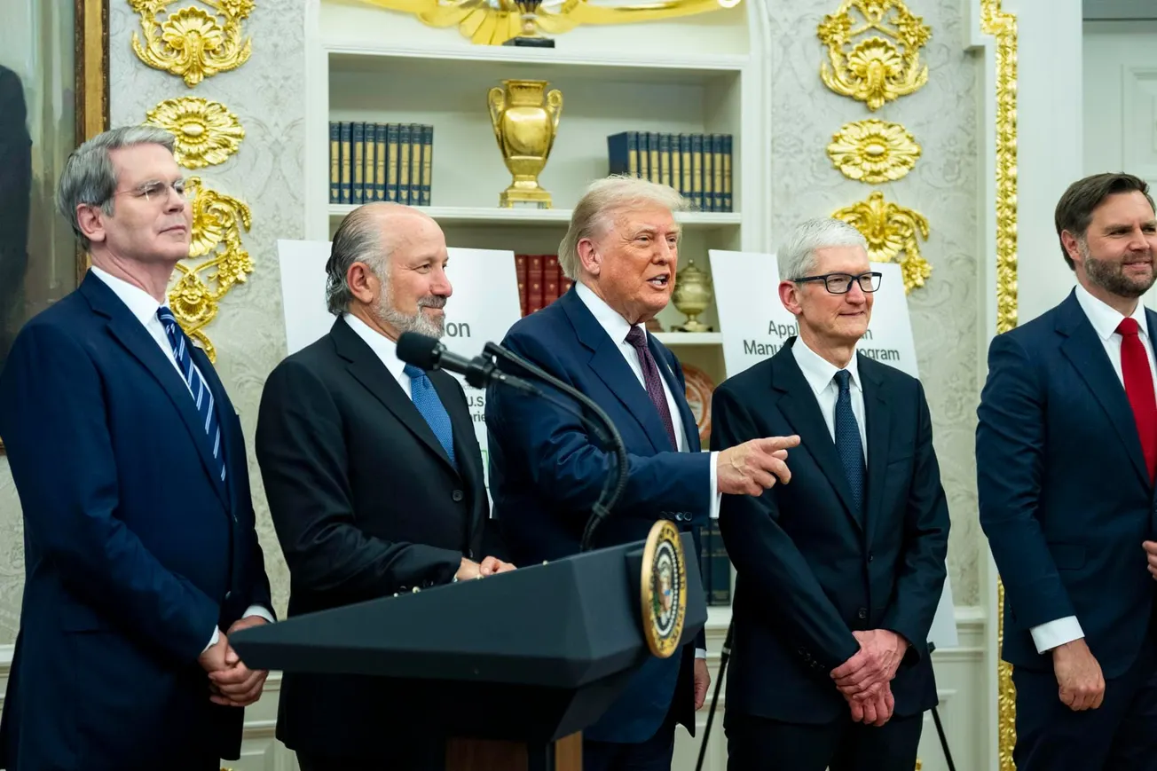 Trump permite a 401(k) invertir en activos privados