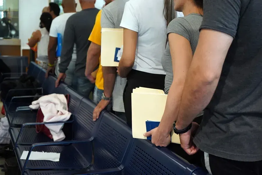 USCIS endurece criterios: antiamericanismo y antisemitismo serán factores negativos en solicitudes migratorias