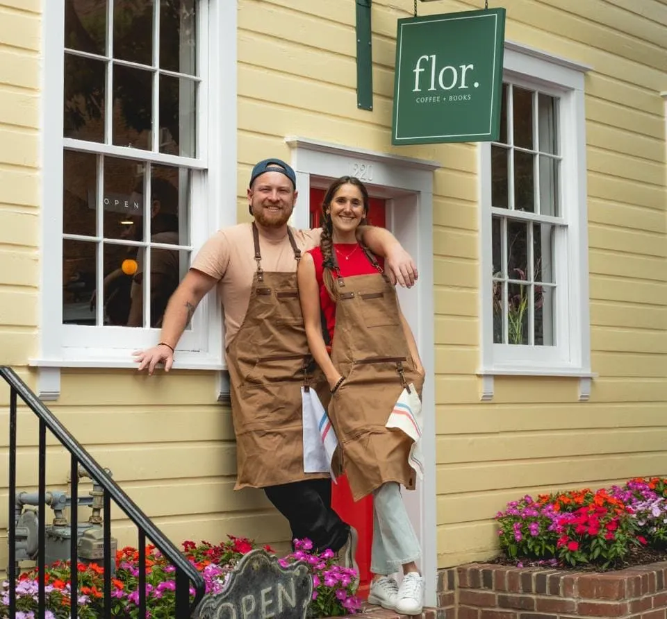 Flor. Coffee + Books: un oasis de café, libros y bienestar en Georgetown