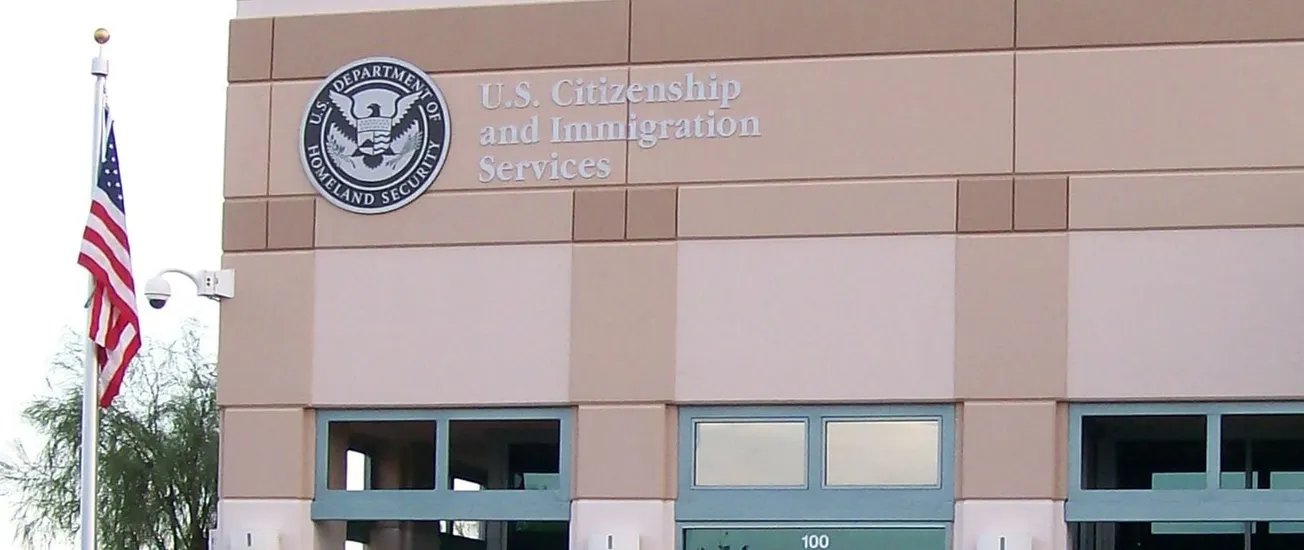 Te explicamos qué significa la presencia de nuevos agentes especiales en el Servicio de Ciudadanía e Inmigración (USCIS)