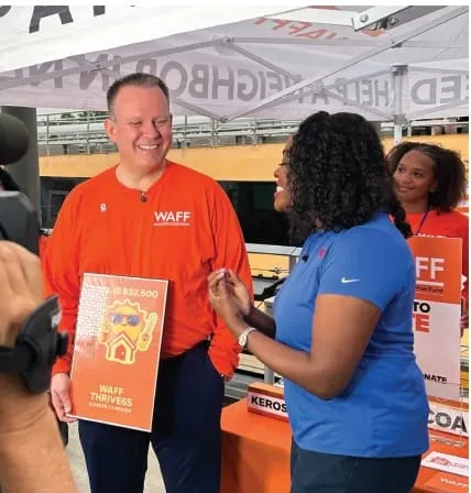 Washington Gas Continúa su Misión de Donar a Través de WAFF