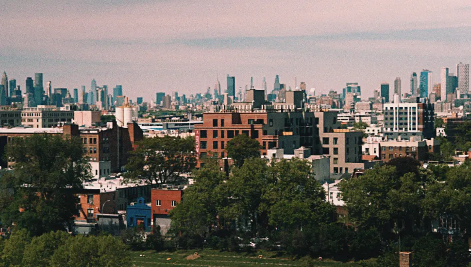 Latinos en NY luchan por proteger sus barrios de las amenazas del clima