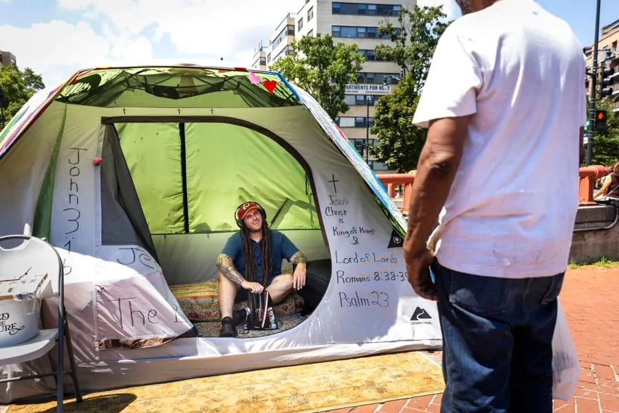Aún hay más de 700 personas sin hogar en DC a pesar de la represión federal