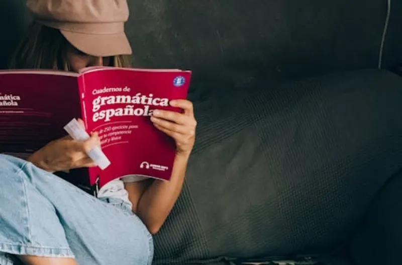 Más que palabras, más que Idiomas: la educación que mantiene viva la hispanidad