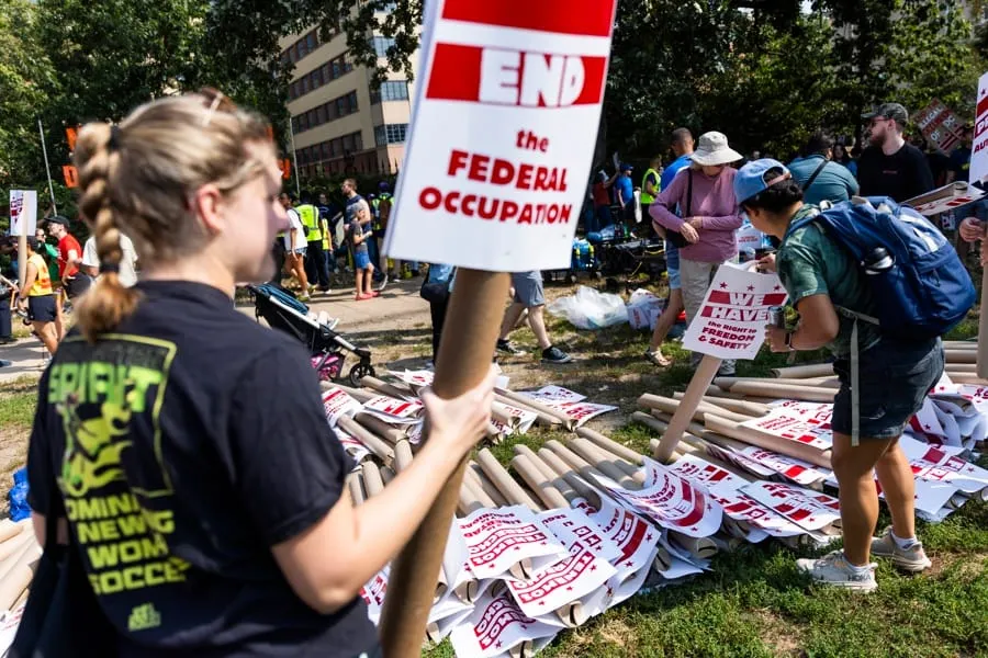 Estudiantes de DC protestan contra la intervención federal