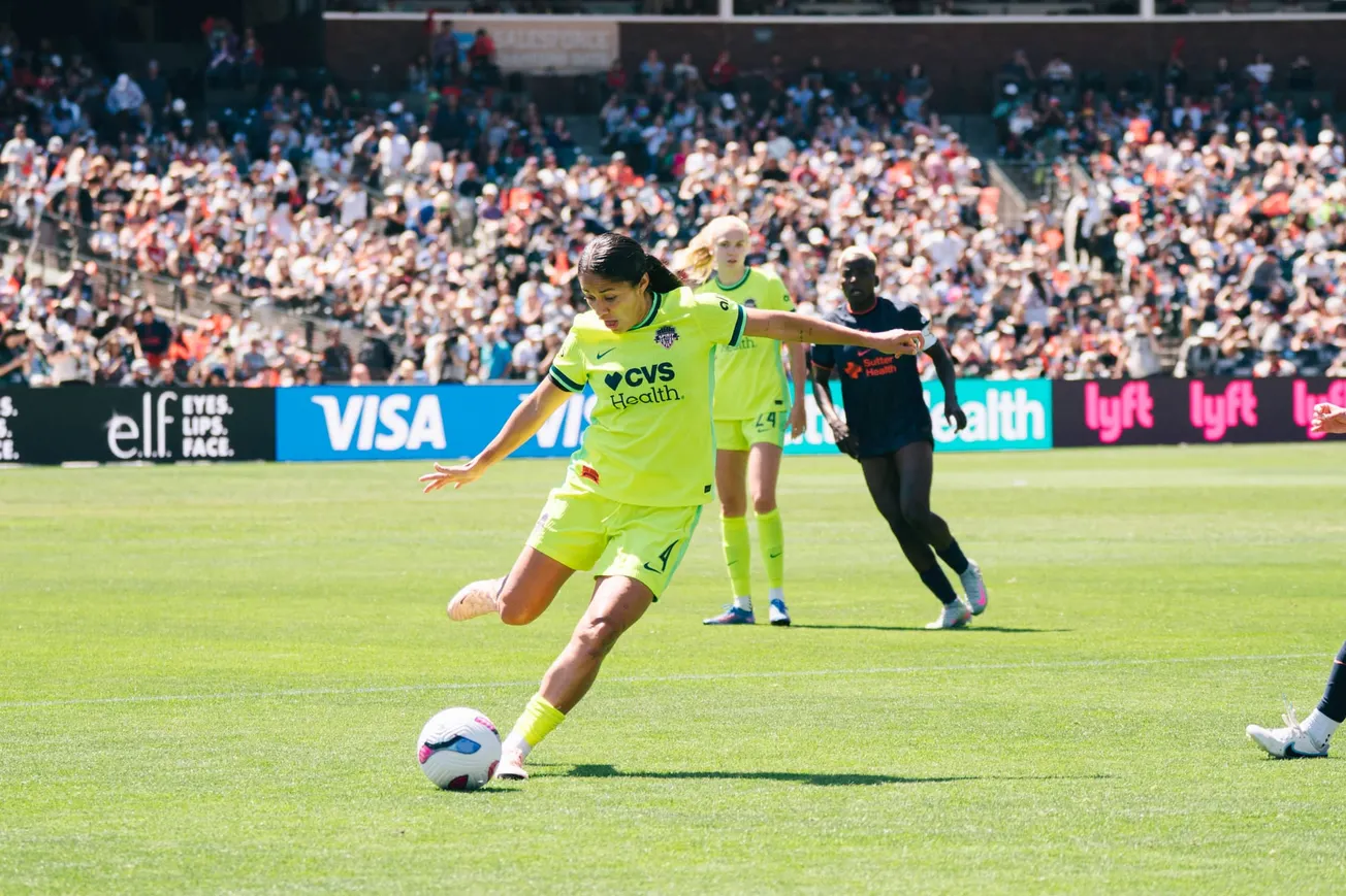 Rebeca Bernal: orgullo mexicano en el Washington Spirit durante el Hispanic Heritage Month