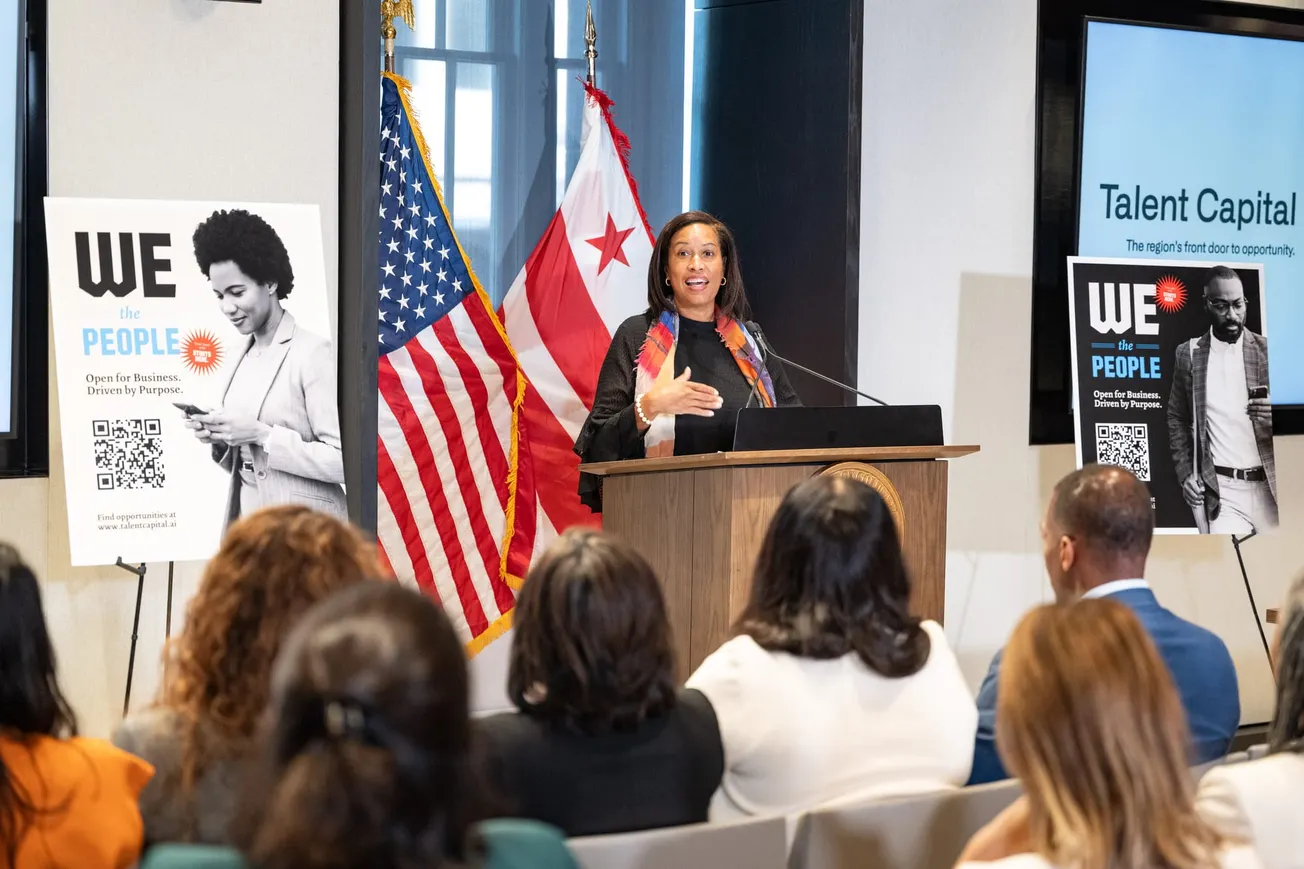 Nueva herramienta digital ayudará a los buscadores de empleo en el DMV