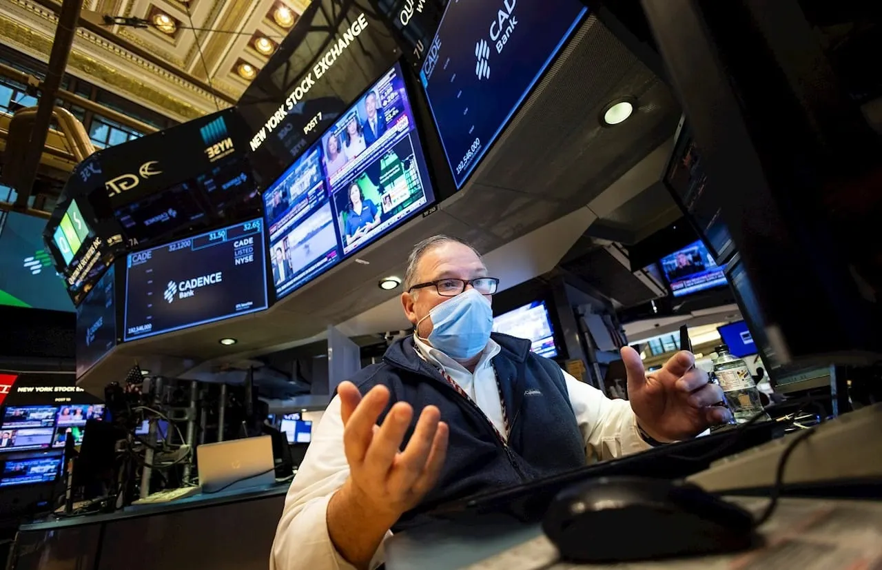 Dow Jones, S&P 500 y Nasdaq retroceden, poniendo fin a su racha de récords por el cierre del gobierno y la caída tecnológica