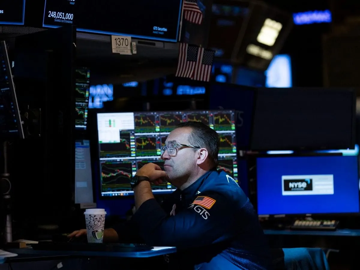 Dow Jones cae 300 puntos y el S&P 500 se hunde; la crisis en la banca regional dispara la alarma del crédito