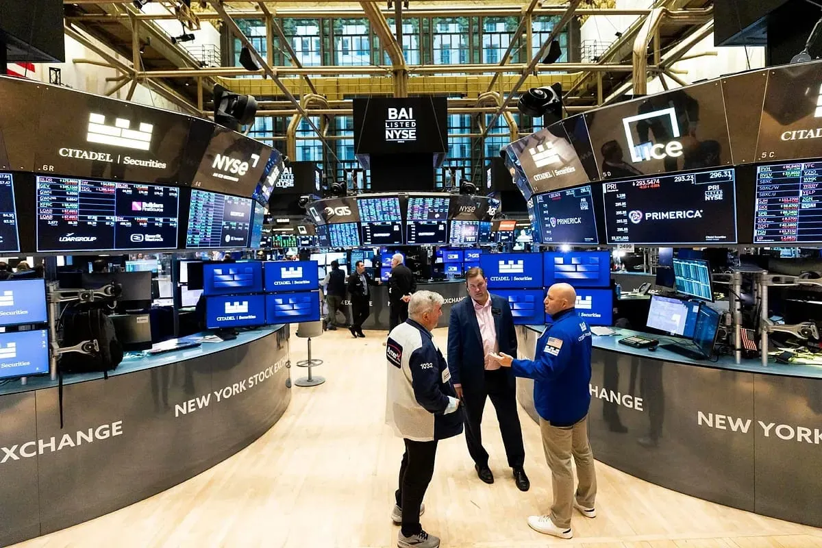 Dow Jones y S&P 500 (+0.1%) en alza con las minutas de la Fed; el boom de la IA a prueba con las ganancias corporativas