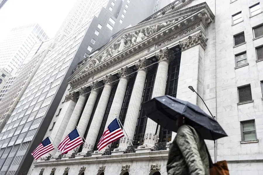 Dow Jones (-1.9%), S&P 500 (-2.7%) y Nasdaq (-3.6%) se hunden en el cierre del viernes por la amenaza arancelaria de Trump