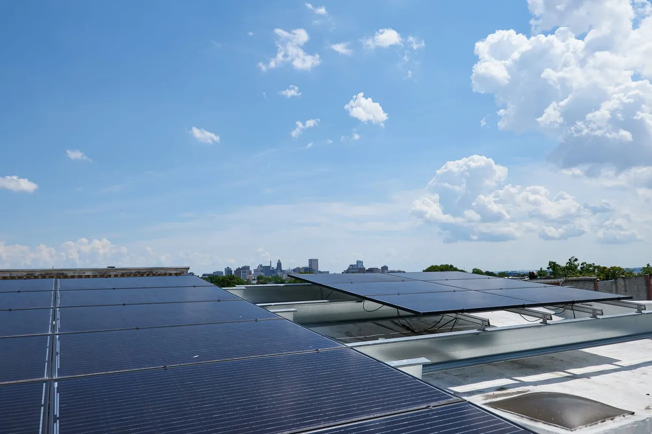 El Programa de Acceso a Energía Solar de Maryland ayuda a las familias a instalar paneles solares y proteger el futuro de sus hijos