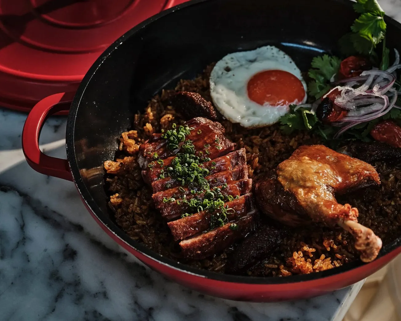 Guía Michelin Washington D.C. añade 8 nuevos restaurantes, desde un elegante omakase hasta pho con tuétano