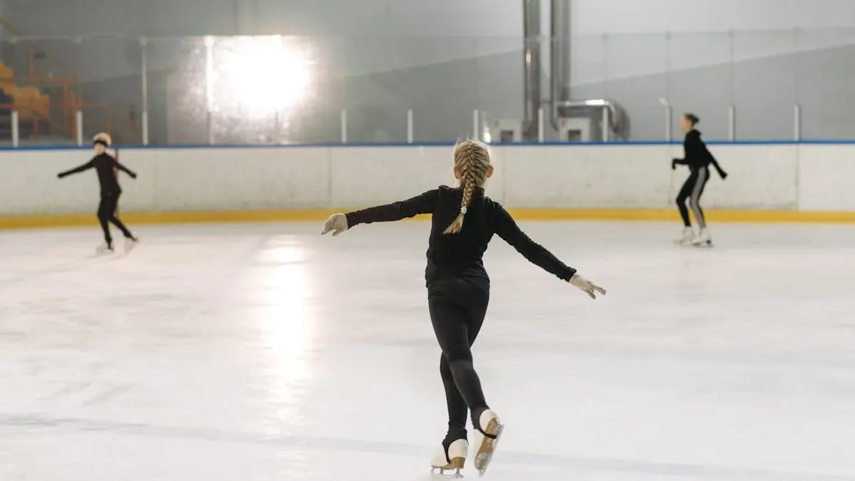 La pista de hielo del Sculpture Garden regresa con clases y sesiones dobles