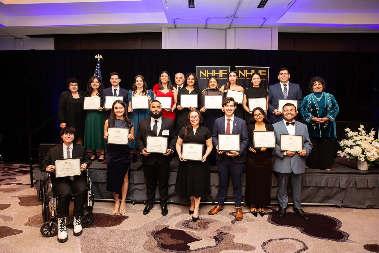 Gala de la National Hispanic Health Foundation celebra a los futuros líderes latinos de la salud