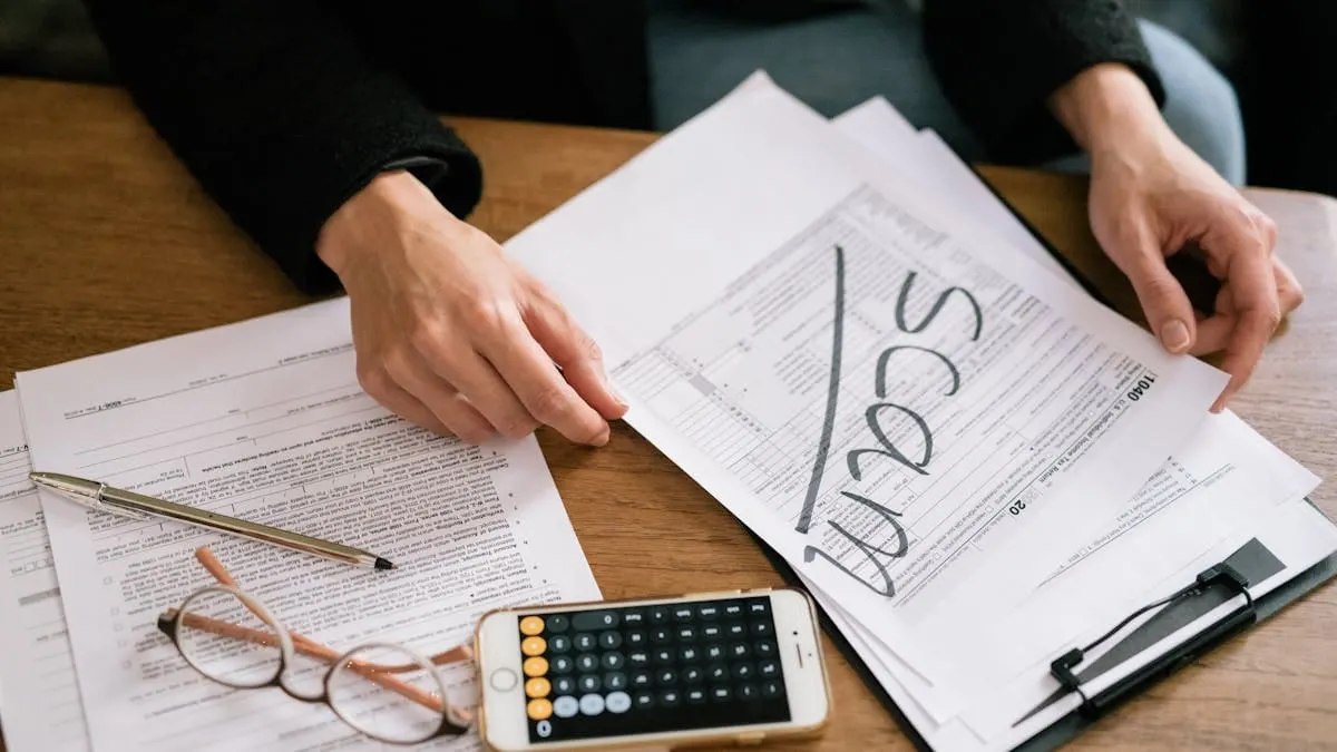 Scammers en DC: señales de alerta y cómo protegerte esta temporada