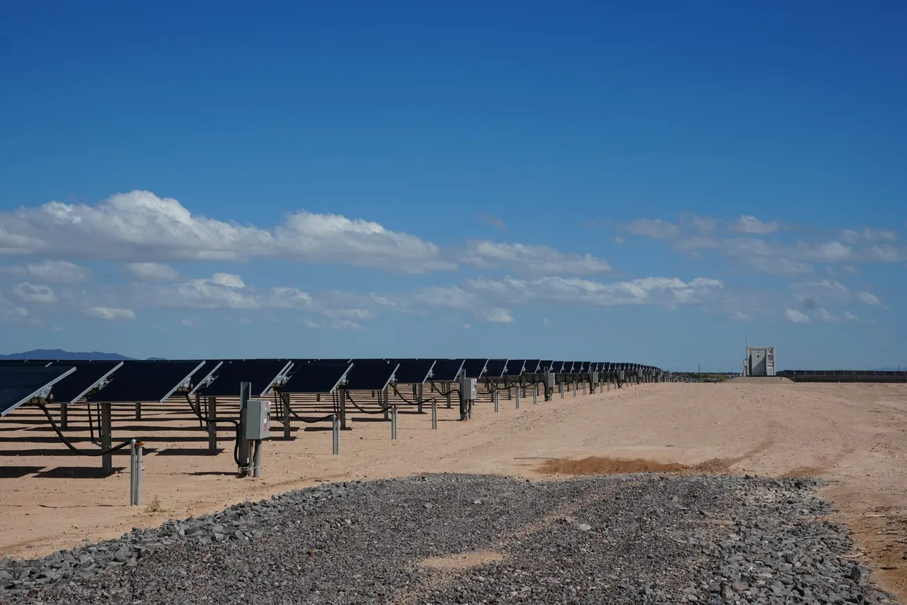 ¿Cómo funcionan los paneles solares y por qué cada vez más familias apuestan por ellos en 2026?