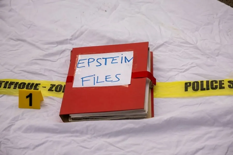 Legisladores del DMV llevan a víctimas de Epstein al State of the Unión