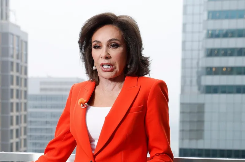 Jeanine Pirro intenta apagar el fuego tras su ultimátum contra las armas