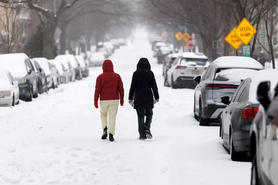 Tormenta invernal podría traer nieve y retrasos el domingo