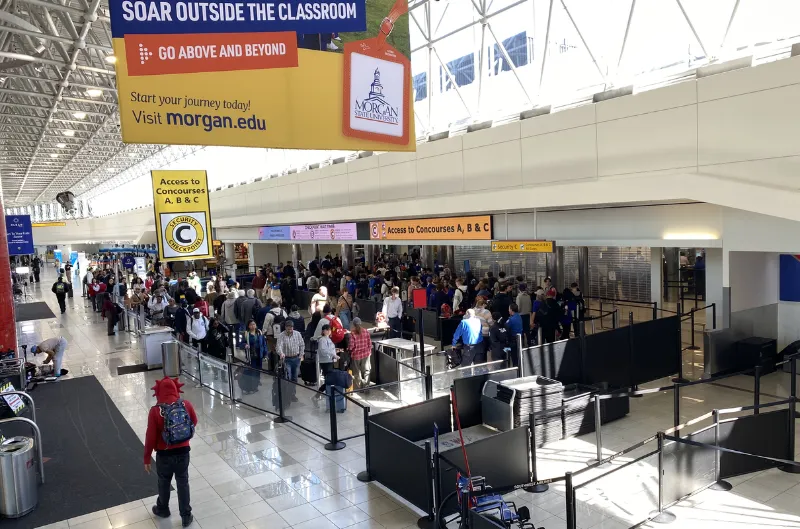 Crisis en aeropuertos del DMV por falta de pago al TSA podría aliviarse el lunes