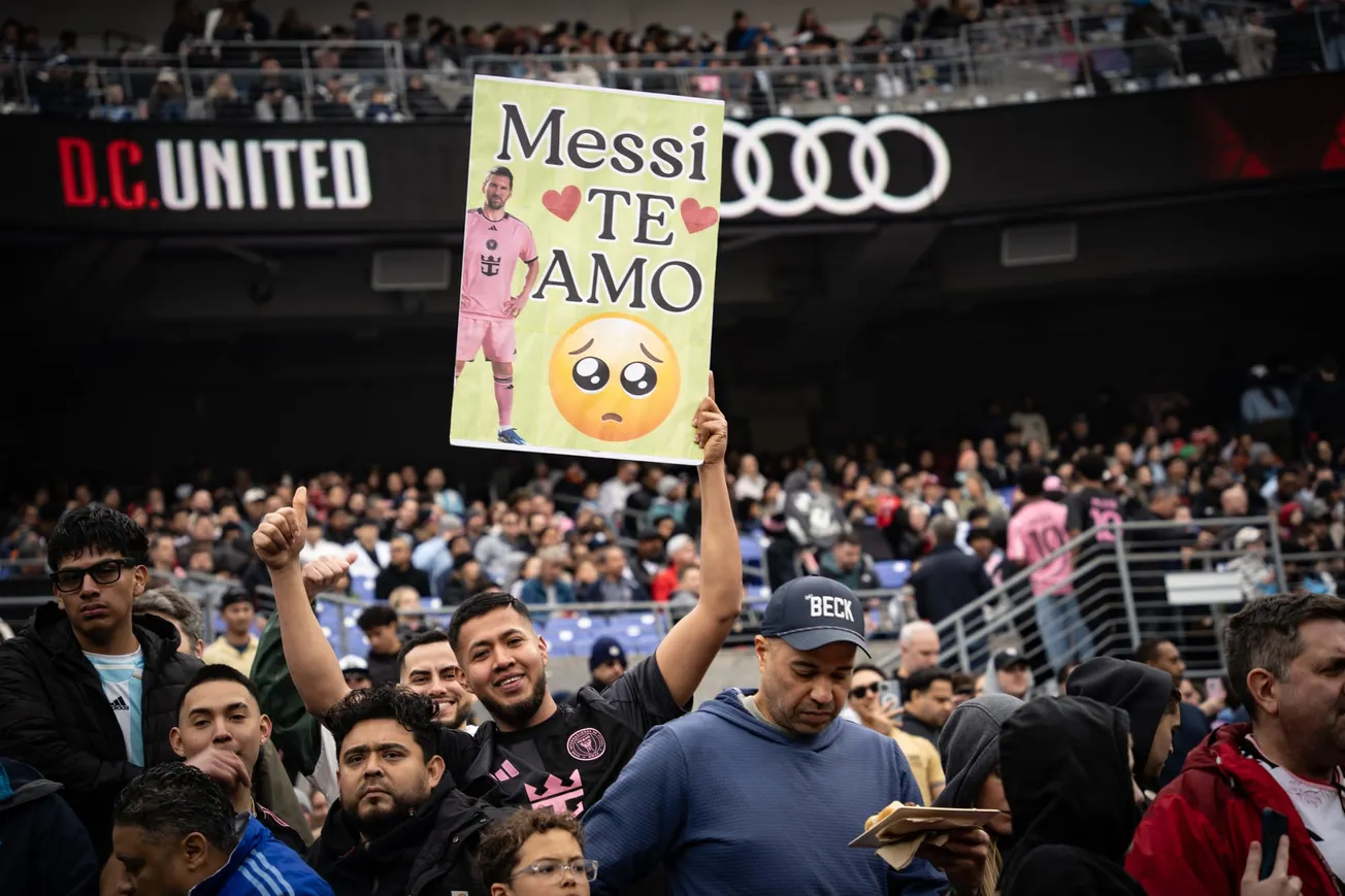 Messi define la victoria de Inter Miami sobre D.C. United ante una multitud récord en Baltimore