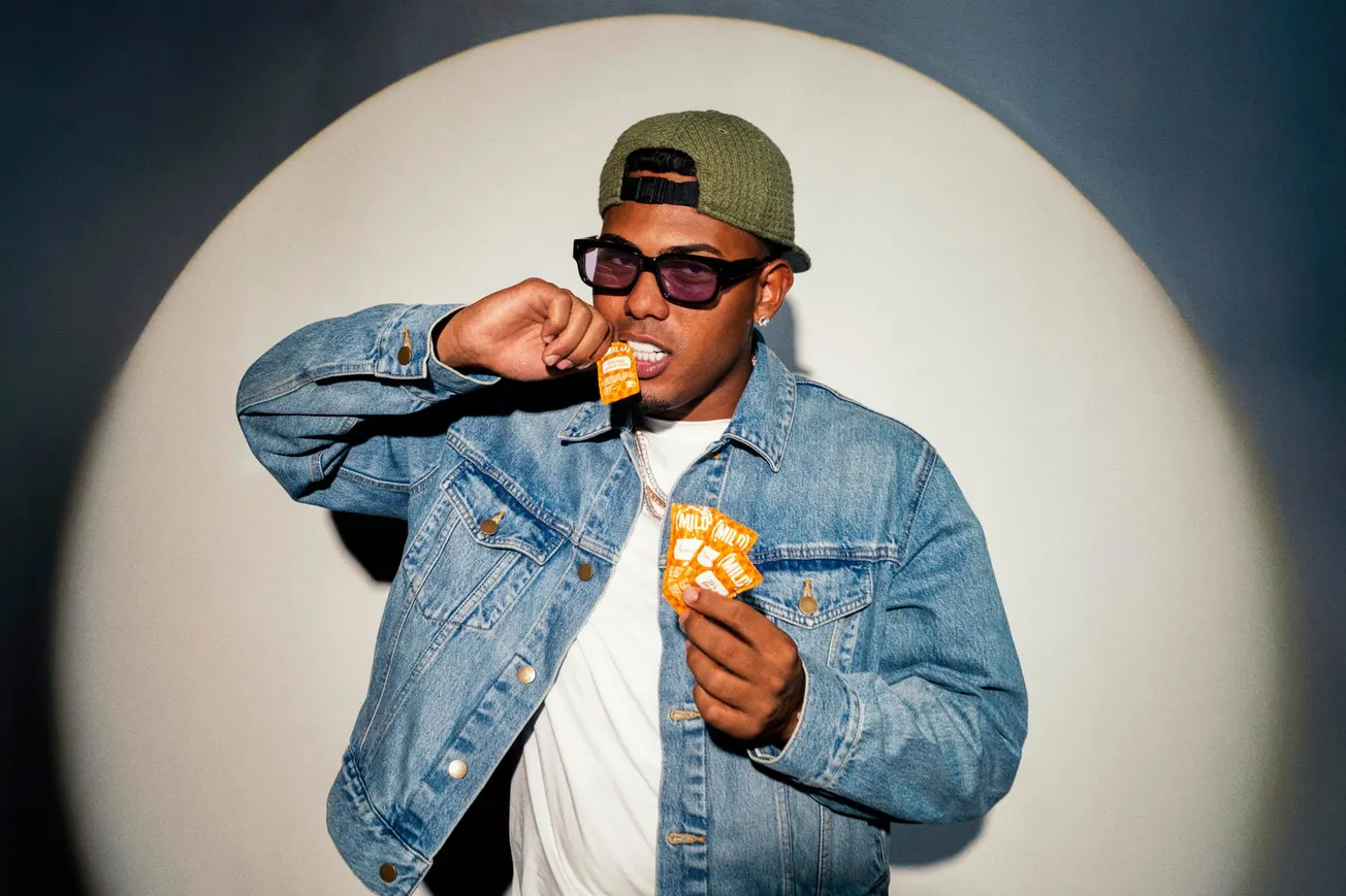 Myke Towers y Taco Bell unen fuerzas con salsas y gafas exclusivas