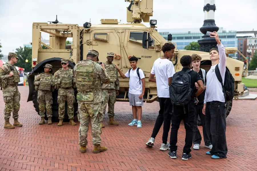 Más de 2000 soldados siguen en DC sin fecha de salida