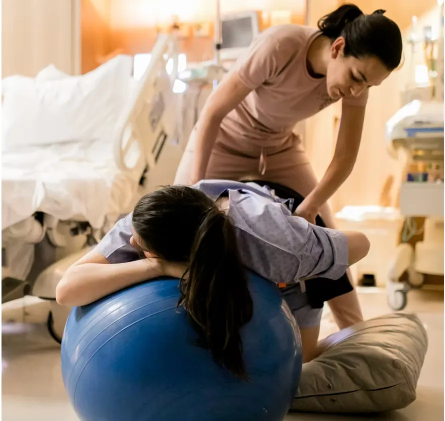 Ser doula bilingüe en Maryland es un trabajo bien pagado que pocos en la comunidad latina conocen