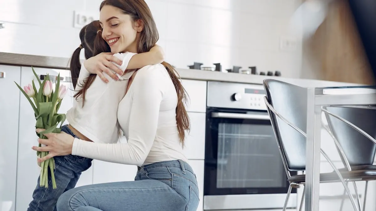 Regala local: apoya negocios latinos y sorprende a mamá este Día de la Madre