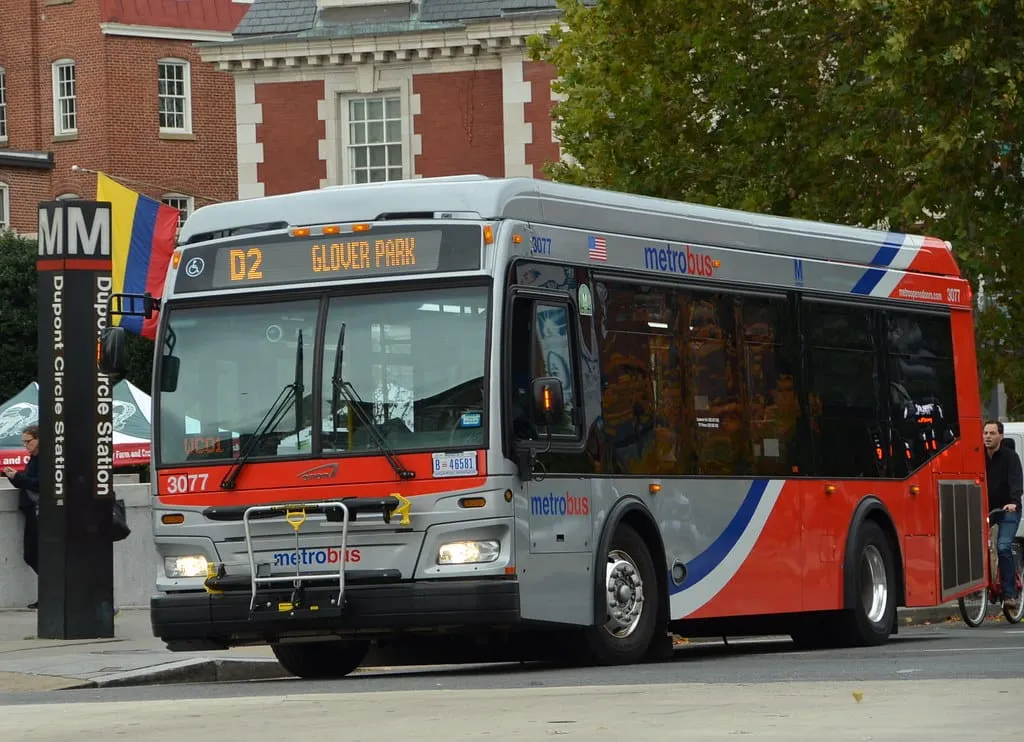 Desvíos de Metrobús y cierres de calles por la State Fair en el National Mall