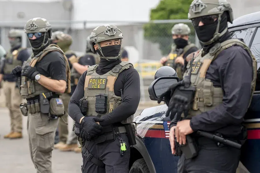 900 de los 1.328 detenidos por ICE en Virginia y Maryland no tenían antecedentes