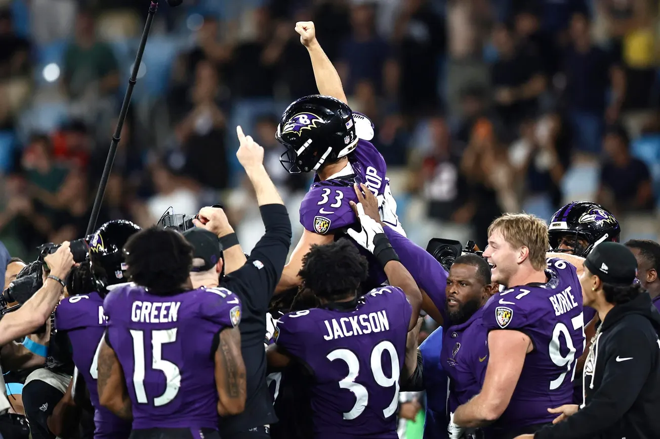 Ravens vencen 34-31 a Cowboys con gol agónico en Río de Janeiro