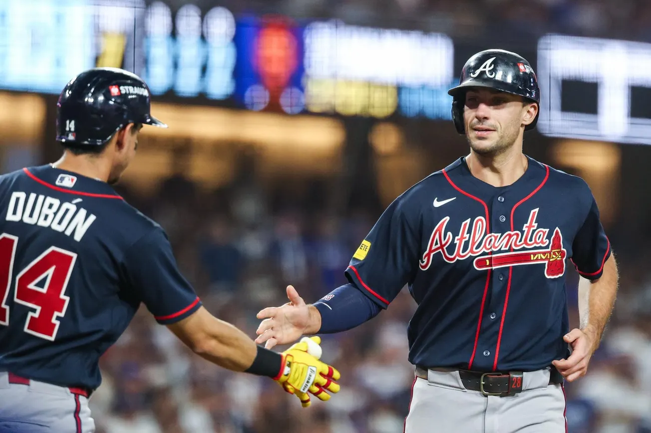Los Bravos empatan la serie 1-1 ante los Dodgers en un cerrado Juego 2 de la NLDS