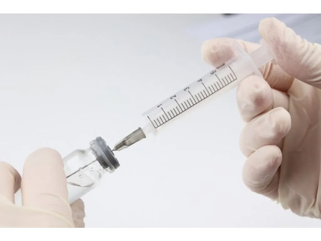 Experta pide a las personas no tener miedo de salir a vacunarse contra la influenza pese al impacto del COVID-19 (+video)