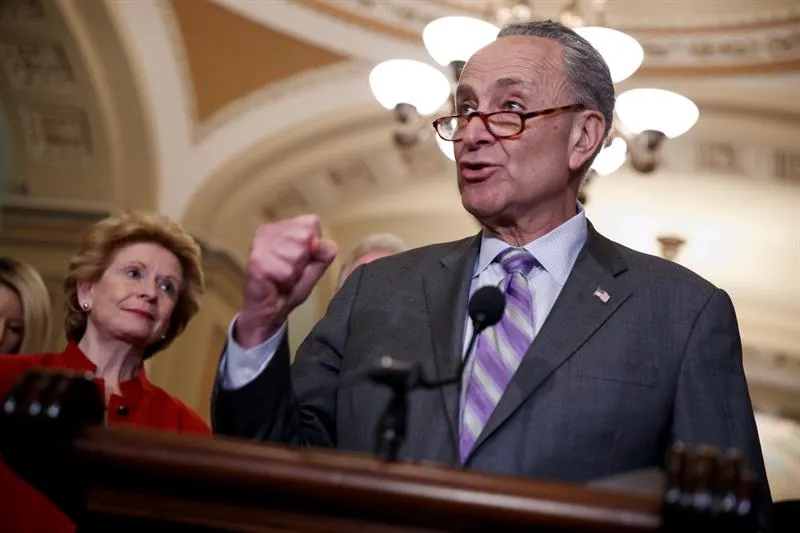 Schumer: "Hoy ha terminado la amenaza a nuestra democracia desde la presidencia misma"
