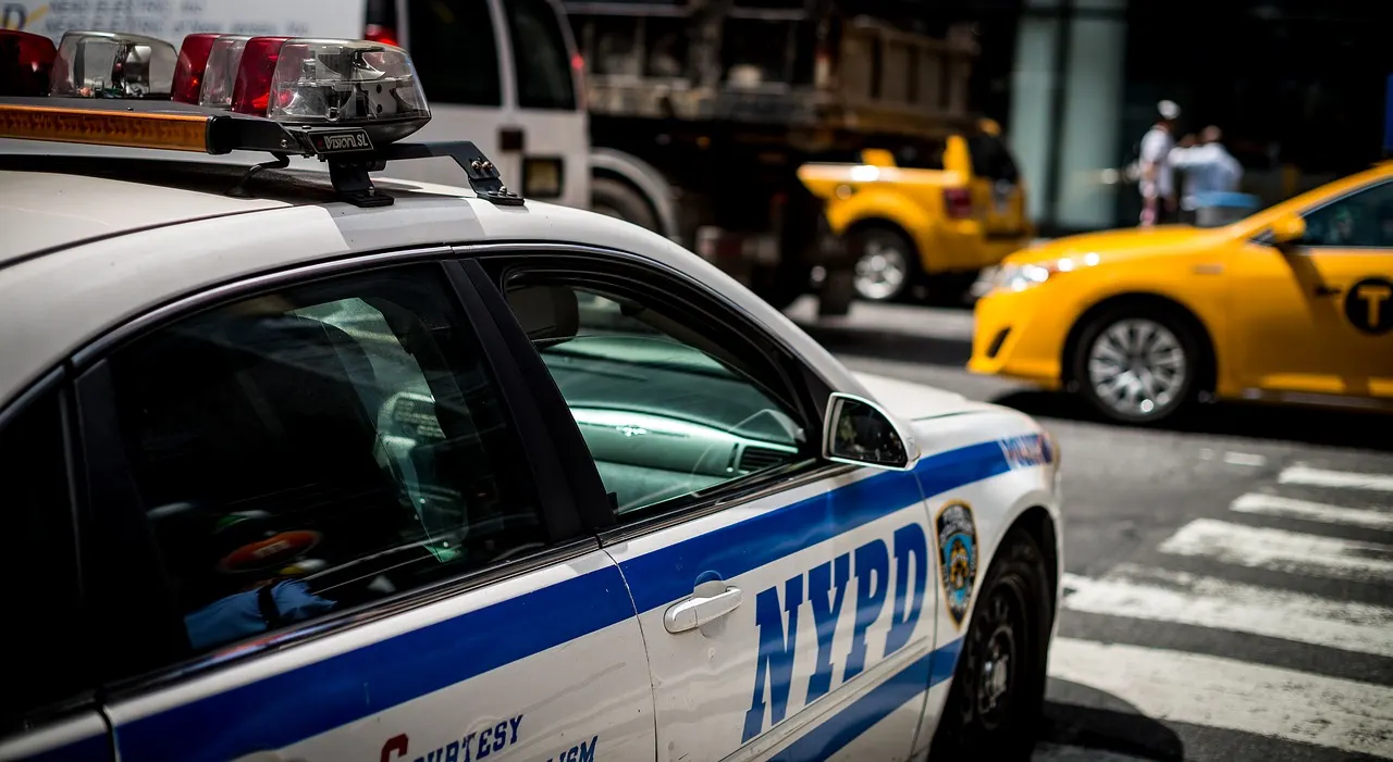 Nueva York desmantelará su unidad policial contra el crimen tras protestas