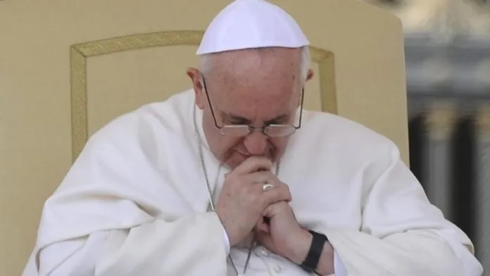Papa Francisco convoca reunión ante escándalo de abusos sexuales