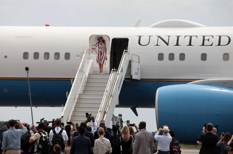 Trump elogia la labor de la primera dama en su gira por África