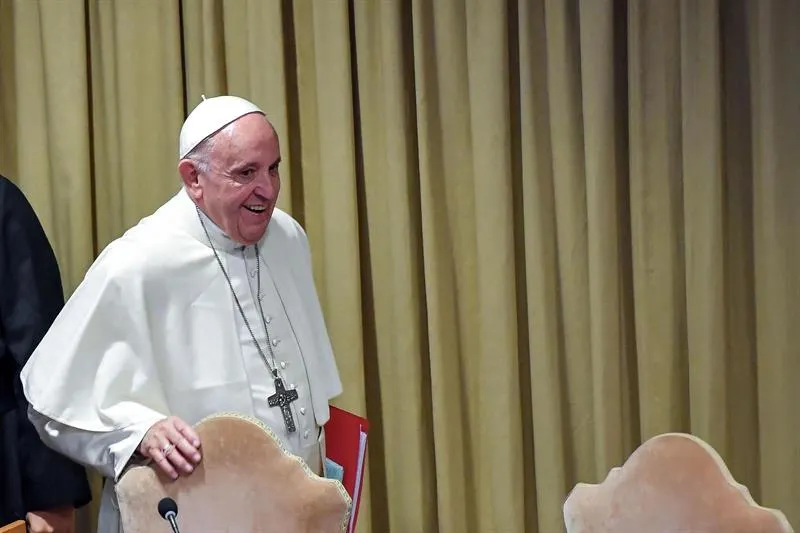 Papa Francisco alerta a los jóvenes de los efectos del populismo en la sociedad