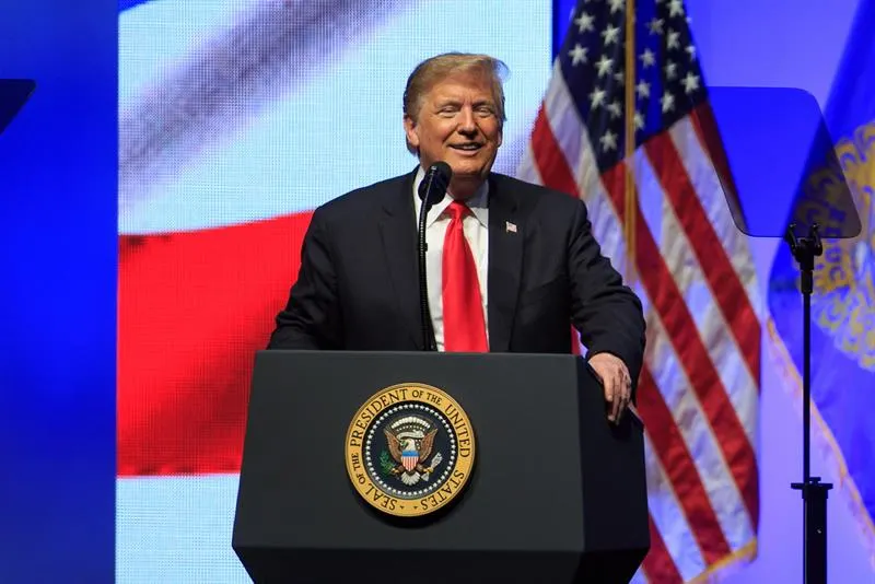 Equipo de Trump pide invalidar posibles votos emitidos fuera de plazo en Georgia