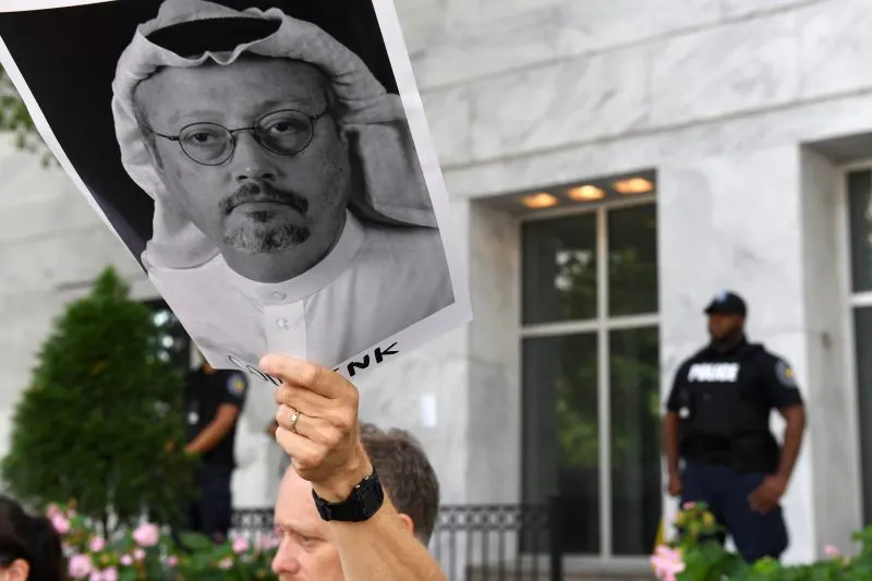 Detienen a uno de los sospechosos del asesinato de periodista saudí Khashoggi