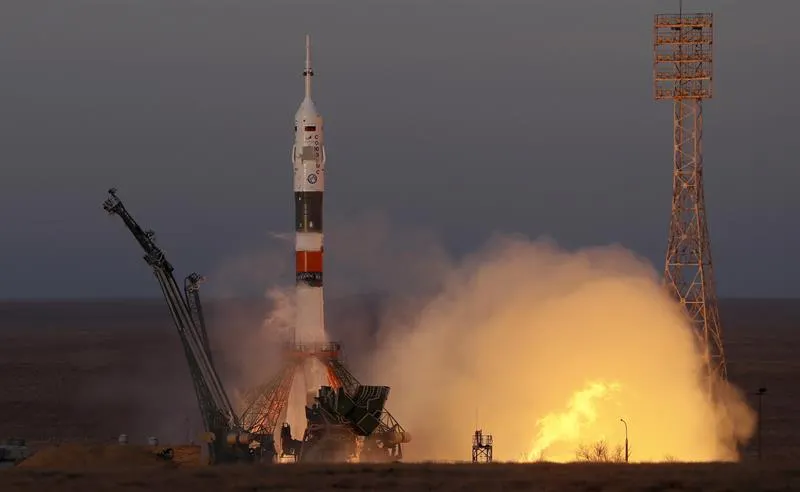 Tres astronautas parten a la Estación Espacial Internacional para una misión de seis meses