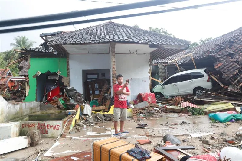 Tsunami en Indonesia provoca la muerte de cientos de personas [Fotos]