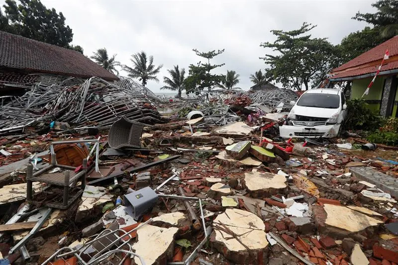 VIDEO | Tsunami en Indonesia arrasa con agrupación musical en pleno concierto