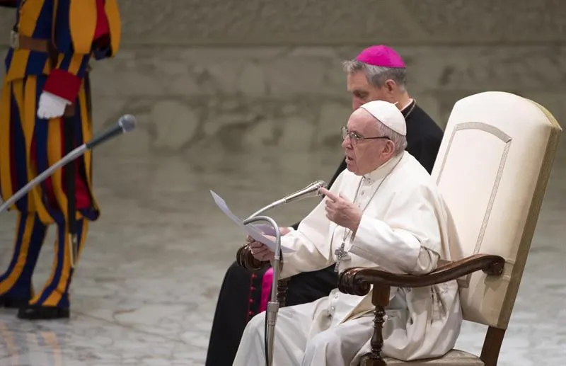 Papa Francisco aprueba histerectomía cuando ya no sea viable el embarazo