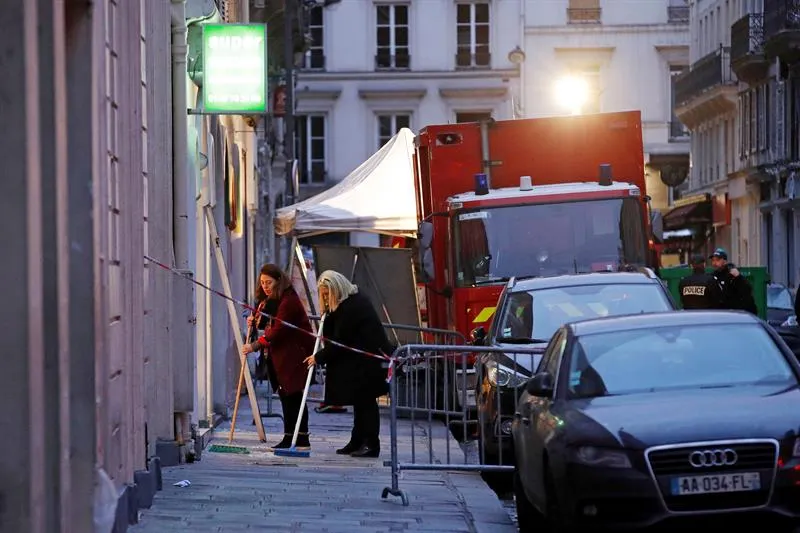 Hallan cadáver de mujer sepultado bajo escombros en París
