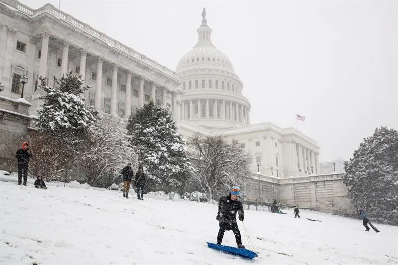 D.C. se prepara para una posible precipitación invernal este domingo